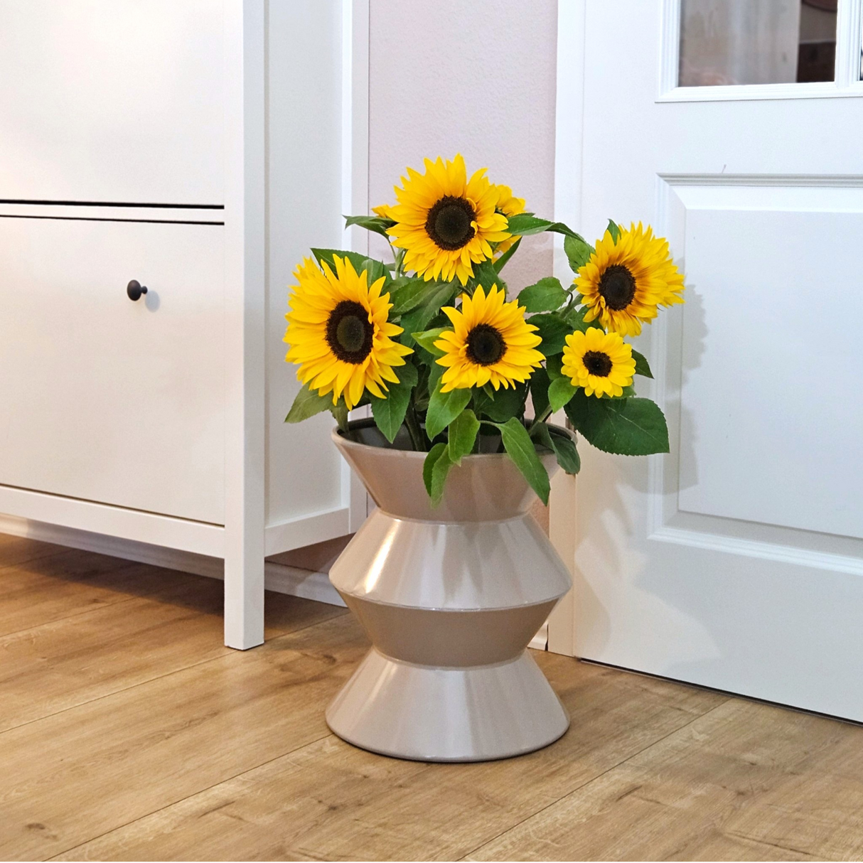 Couchtisch Beistelltisch beige 37x30 Retro Metalltisch rund kleiner Tisch B-Ware