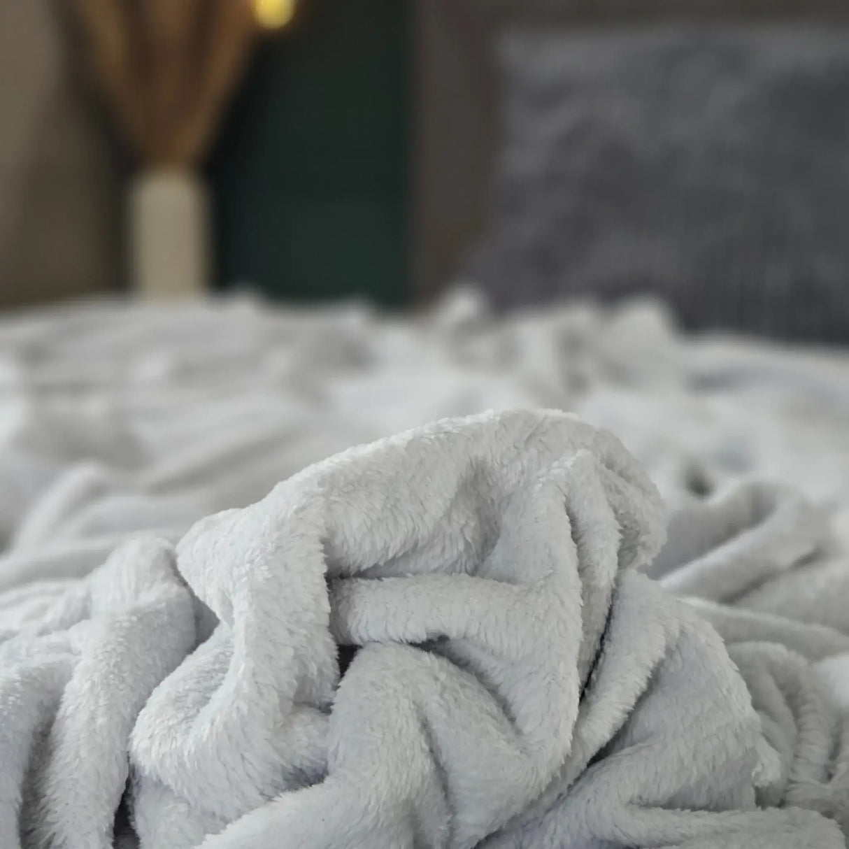 Kuscheldecke Flauschig Weich XXL180x220 Mikrofaser Wohndecke Tagesdecke Flanell - Hellgrau - Wohndecke