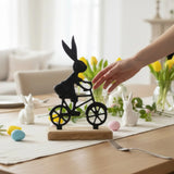 Osterhase schwarz mit Mangoholz Osterdekoration Hase Metallhase auf Fahrrad Riffelmacher