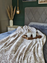 Kuscheldecke Decke Tagesdecke Herz 150x200 cm Creme Grau Beige Rot Wohndecke - Wohndecke